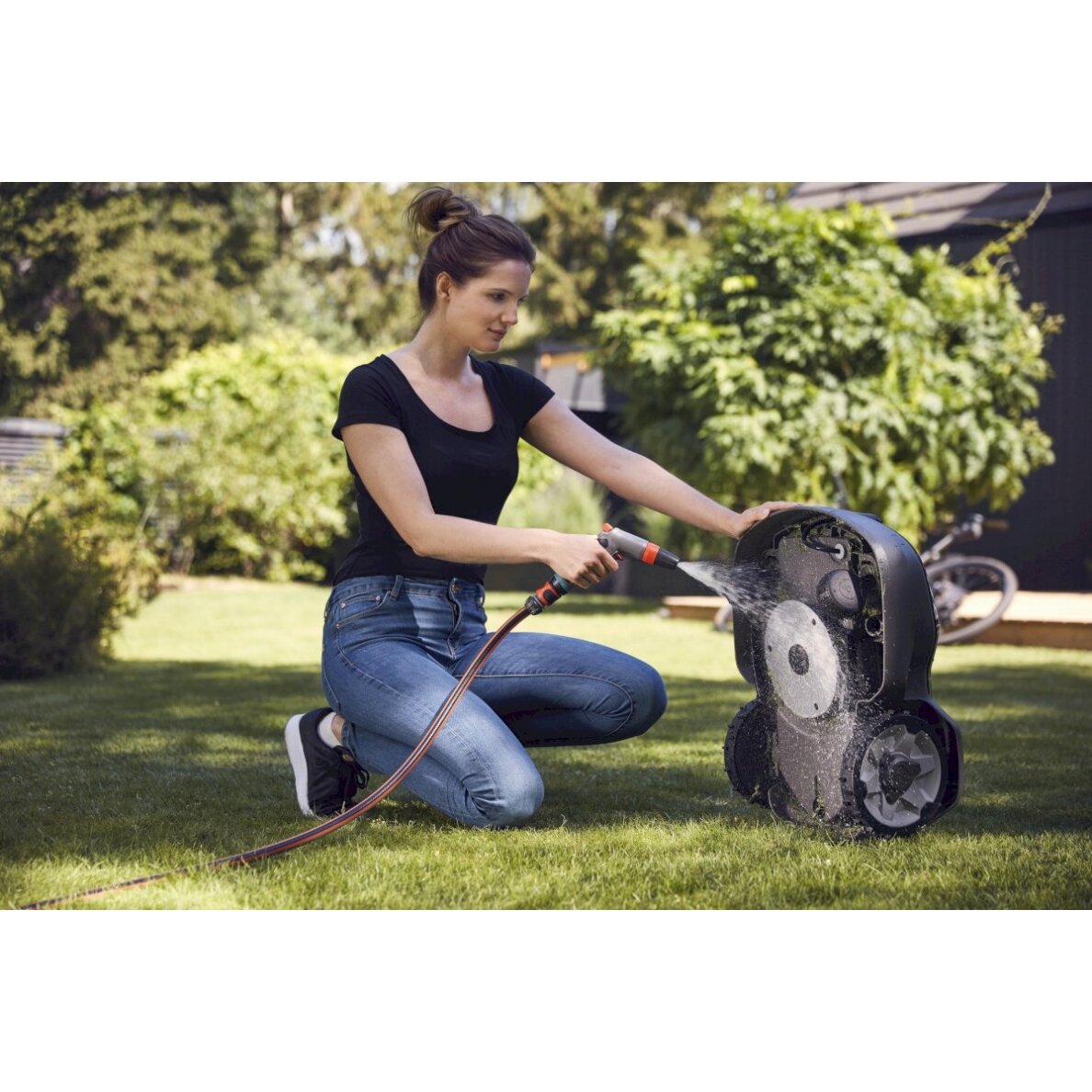 HUSQVARNA AUTOMOWER® 310 Mark II 4 HUSQVARNA AUTOMOWER® 310 Mark II 4