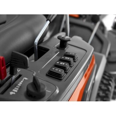 HUSQVARNA R 420TsX AWD 8 HUSQVARNA R 420TsX AWD 8